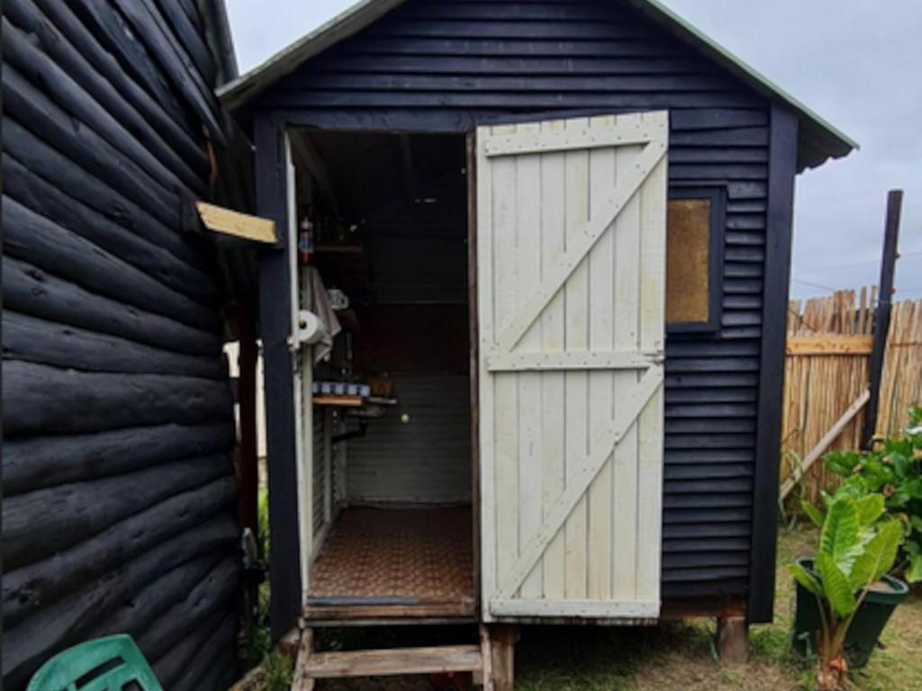 Tsitsikamma Wolf Sanctuary Eco Cabins & Teepees Stormsrivier Exterior foto